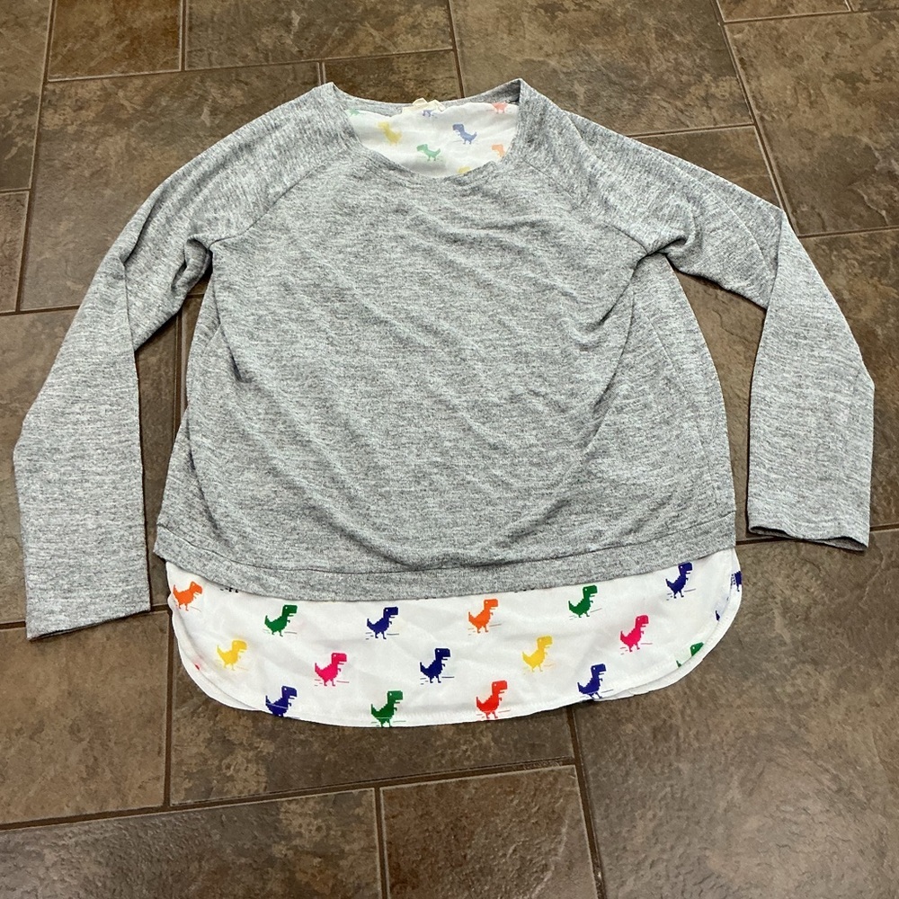 💰Make an offer, bundle and save💰 Gray Dinosaur Print Hem